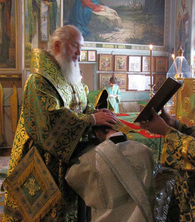 рукоположение, священник